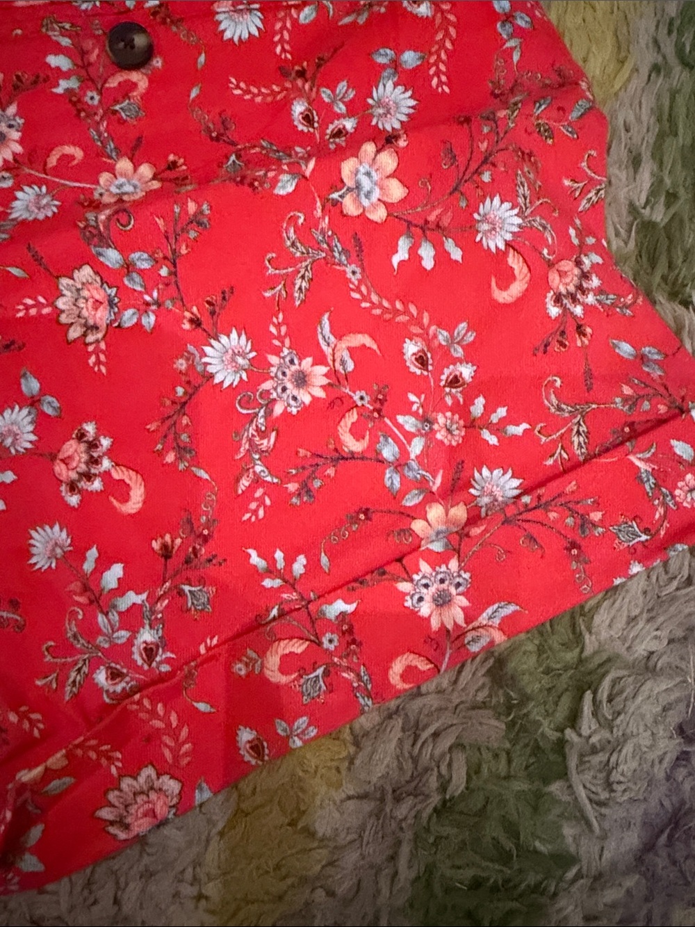 NWT Women’s Red Floral Shorts - Picture 6 of 6
